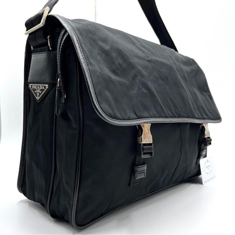 Prada messenger